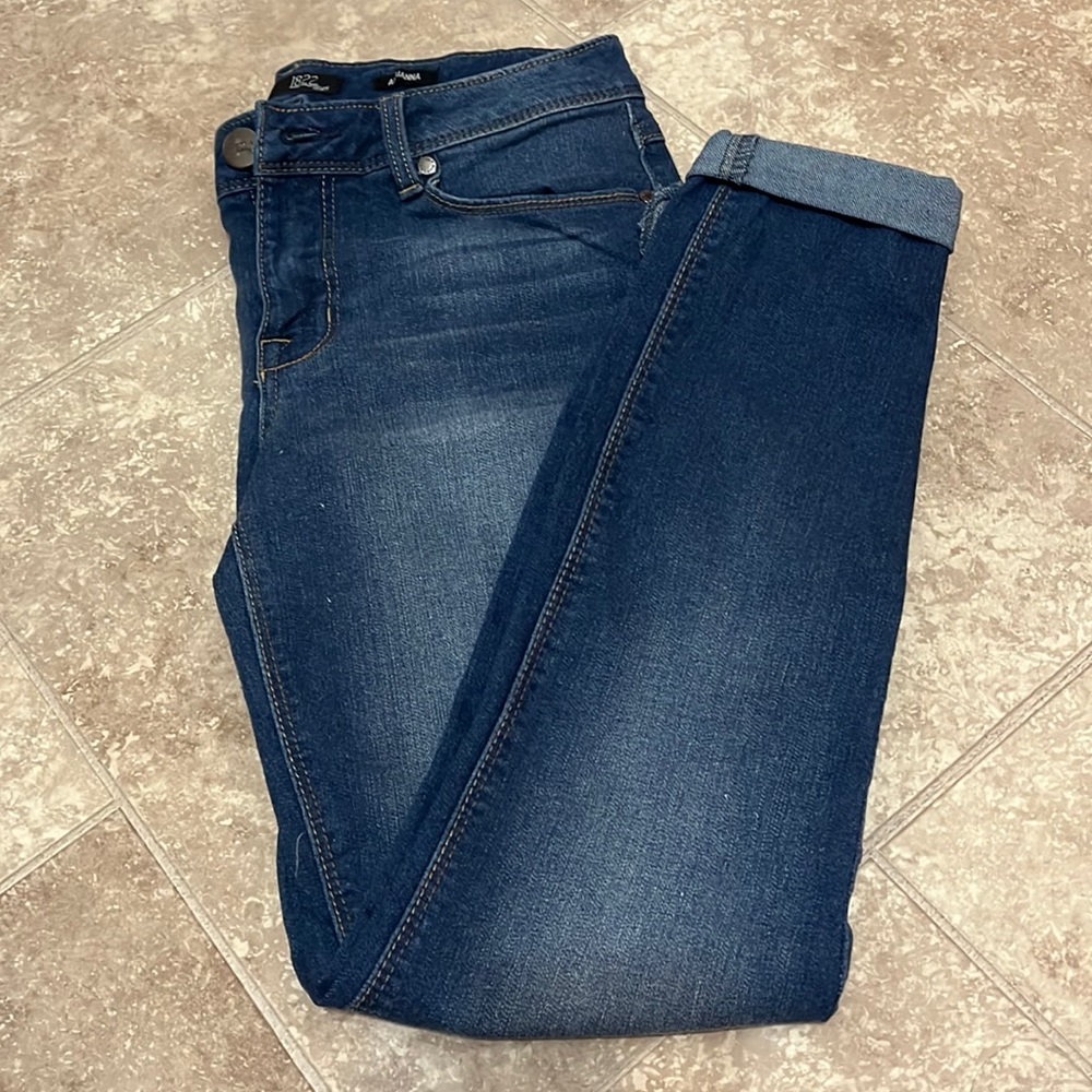Dark blue jeans 💙💙